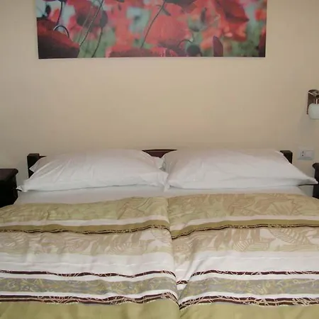 Canin Hotel