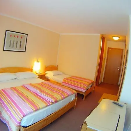 Canin Hotel 3*